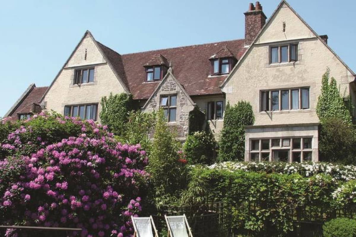 Manor Hotel